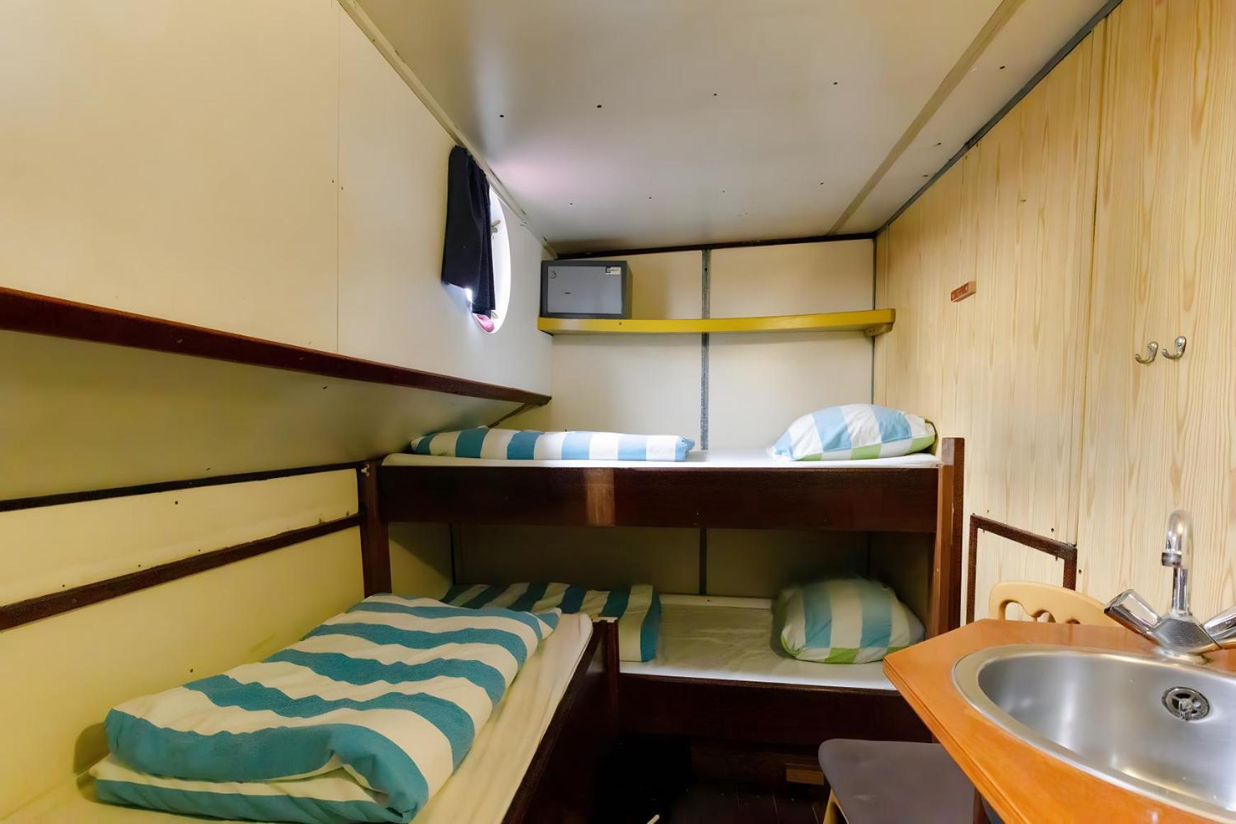 Intersail Hostel - Avontuur Amszterdam Kültér fotó