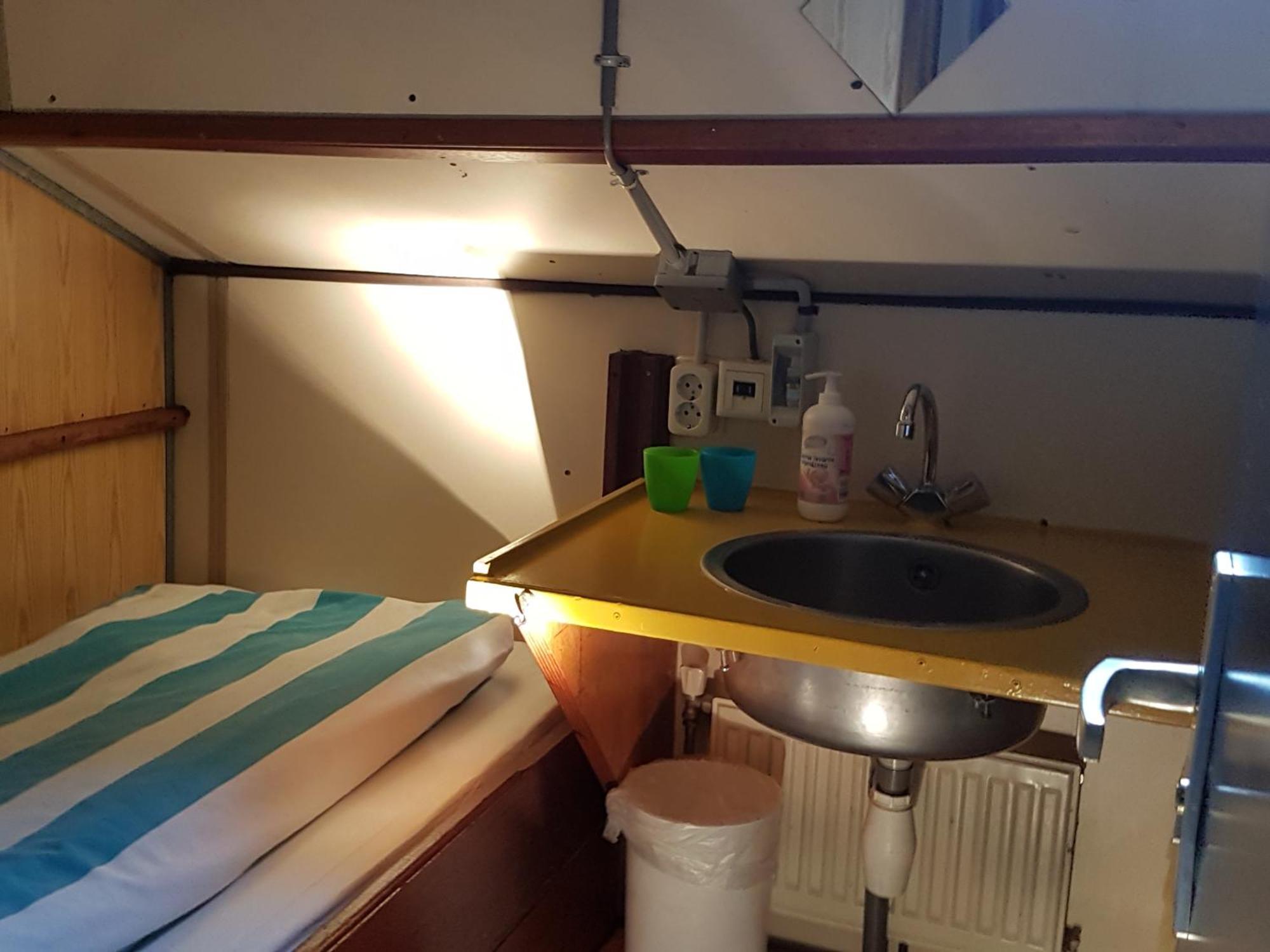 Intersail Hostel - Avontuur Amszterdam Kültér fotó