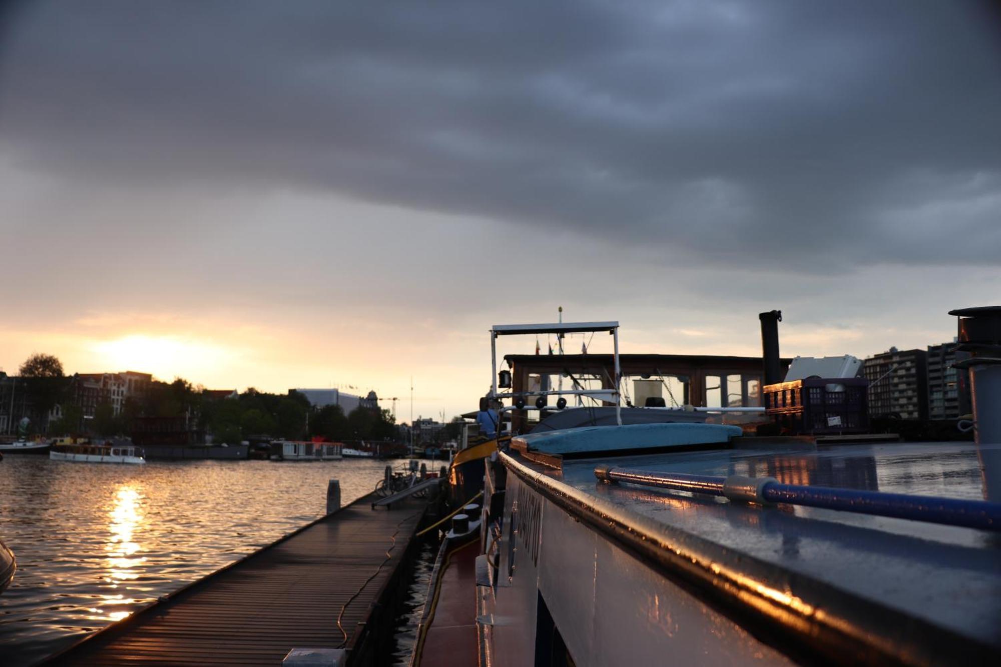 Intersail Hostel - Avontuur Amszterdam Kültér fotó